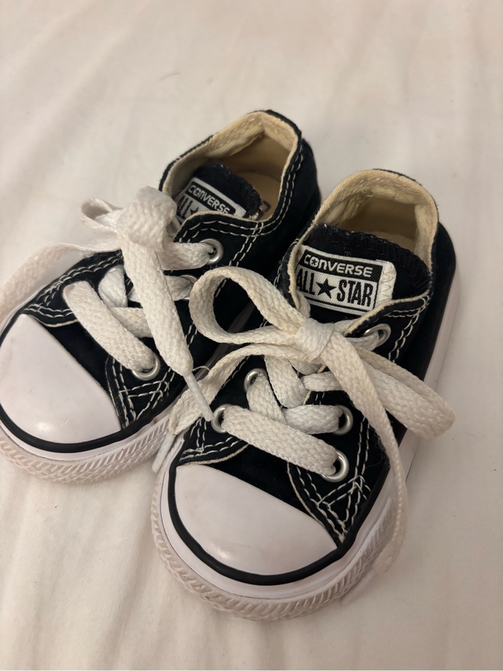 Converse Kids Black and White Low Top Sneakers Size 4